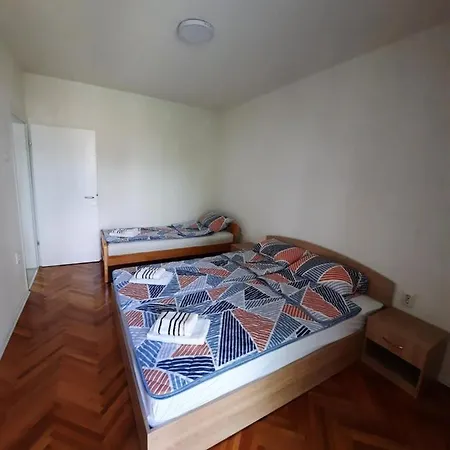 13 Apartment *